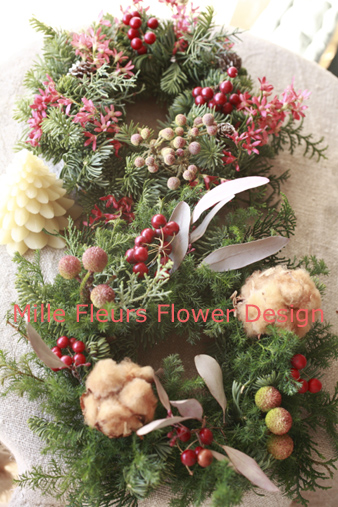 christmaswreathtable.jpg